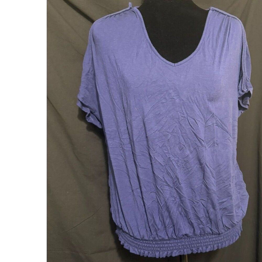 #308 - Jessica Simpson Navy Blue Top Womens Medium Short Sleeve V-Neck
